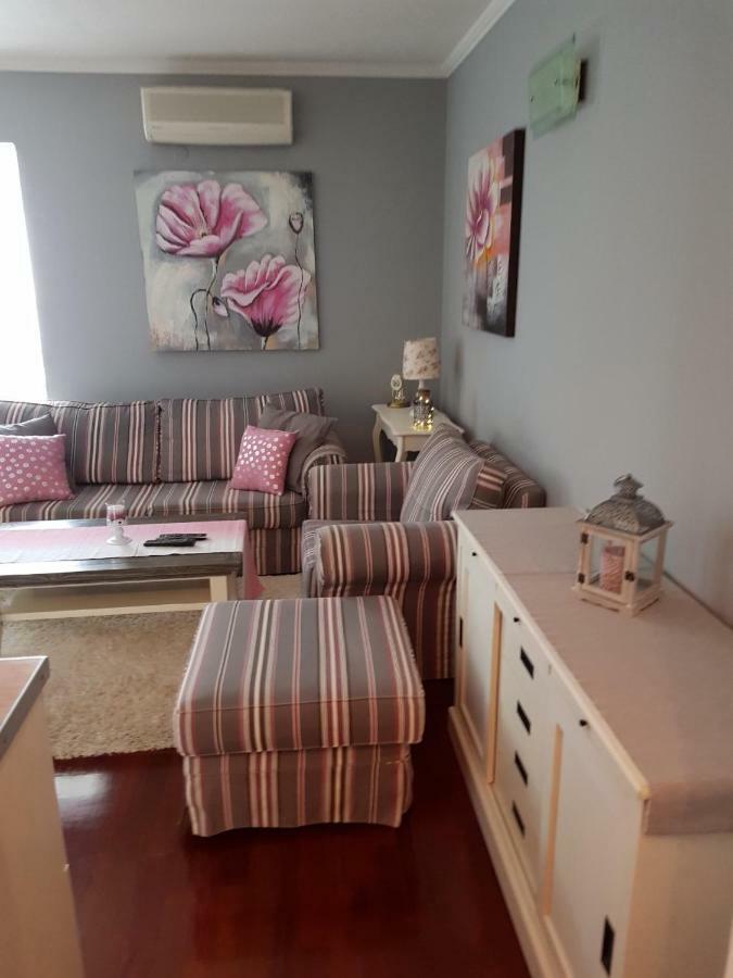 Cozy Apartment In 로비니 외부 사진