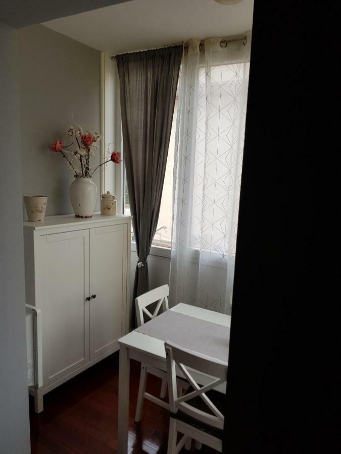 Cozy Apartment In 로비니 외부 사진